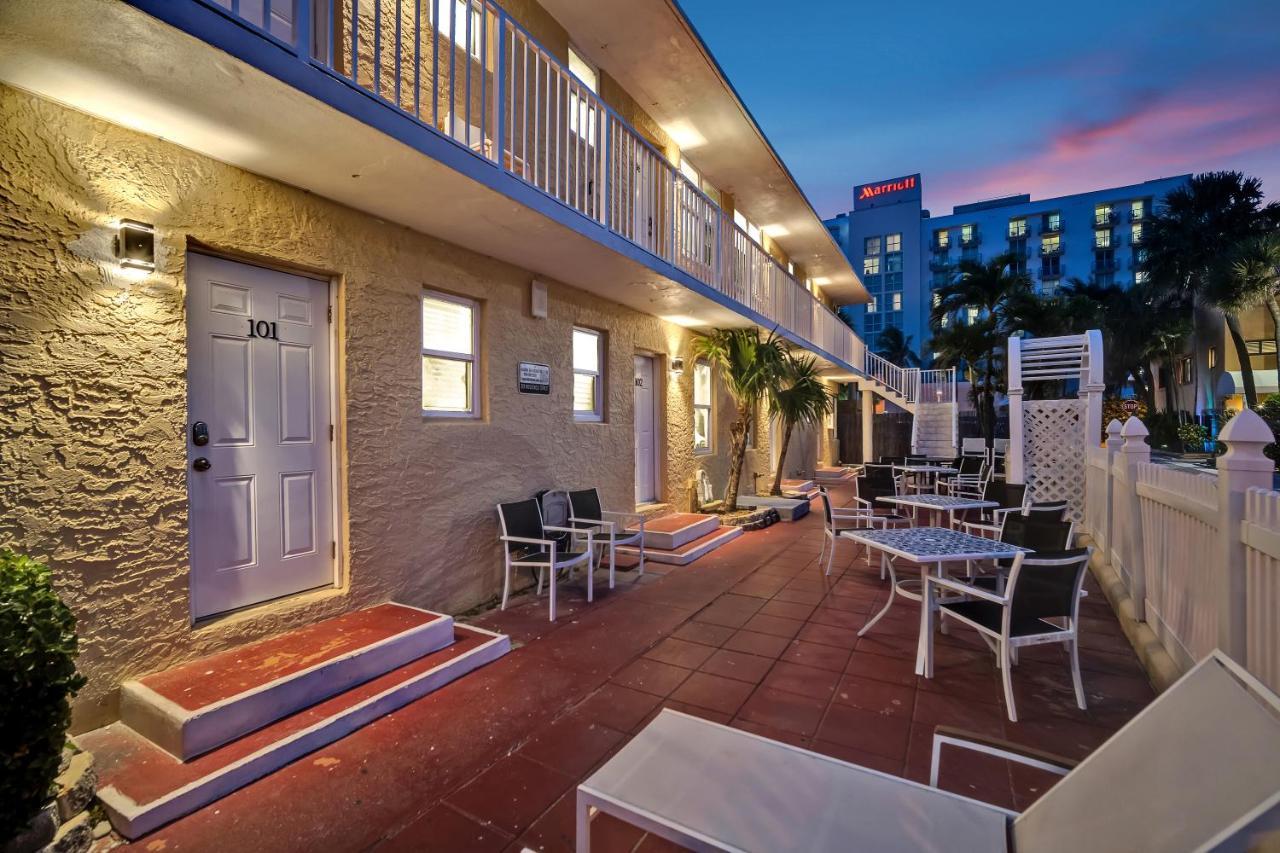 Laguna Blu Beach Hollywood Exterior photo