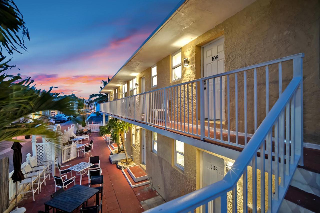 Laguna Blu Beach Hollywood Exterior photo